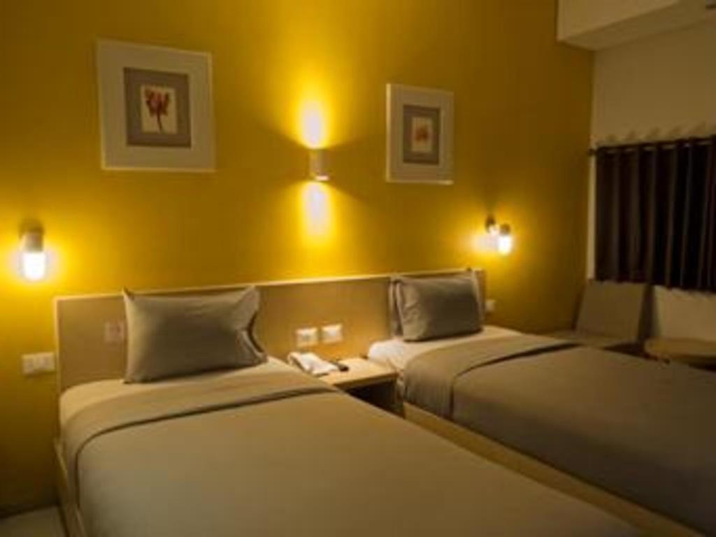 Hotel Tibera Taman Cibeunying Bandung Exterior photo